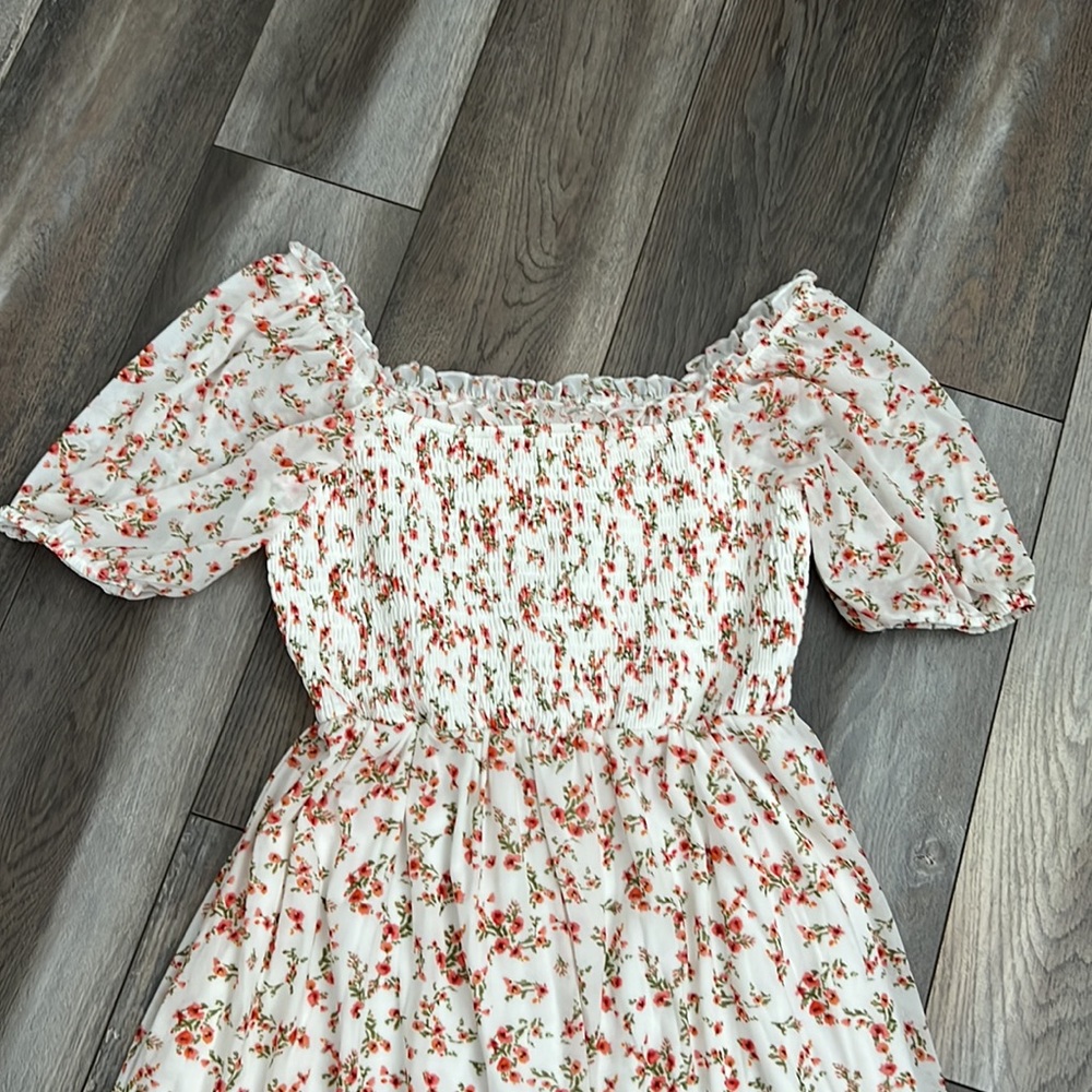 Dress - Picture 3 of 4